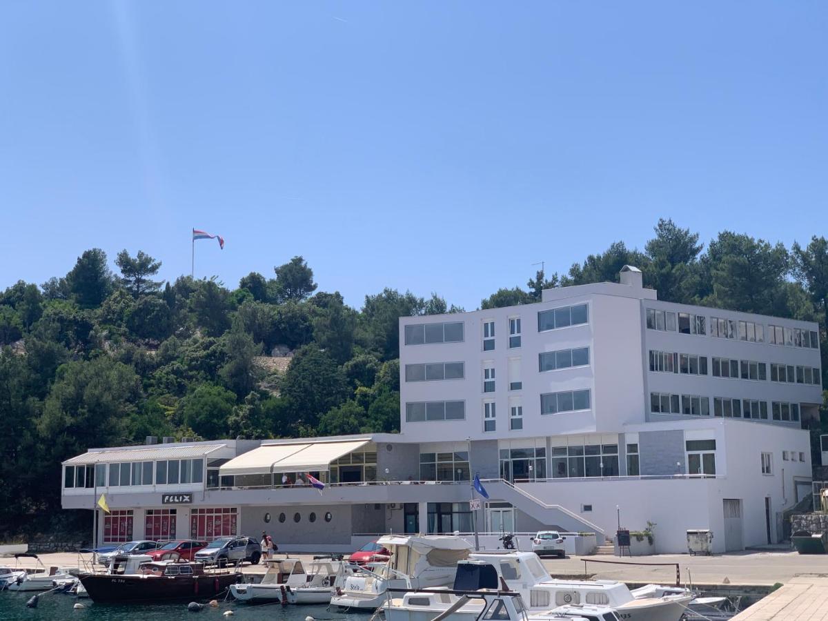 Hotel Tolero プロチェ エクステリア 写真